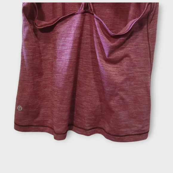 𝙇𝙐𝙇𝙐𝙇𝙀𝙈𝙊𝙉 - 𝙏𝙬𝙞𝙨𝙩 & 𝙏𝙤𝙞𝙡 𝙏𝙖𝙣𝙠 𝙏𝙤𝙥 - Picture 9 of 12